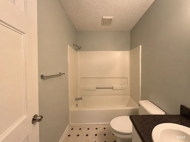 19 Parish Way — Photo 7