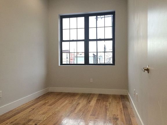 3rd image of 1913 Palmetto St #1RV