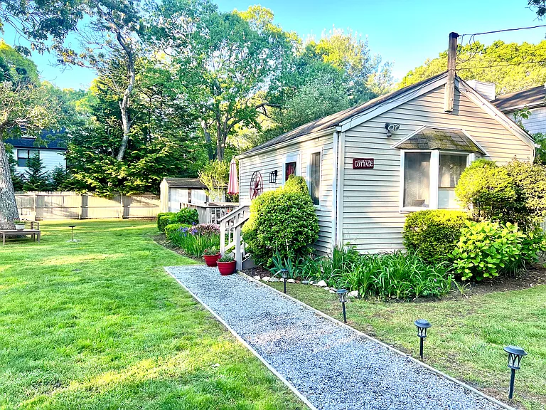 9 Avaughn Ct — Photo 1