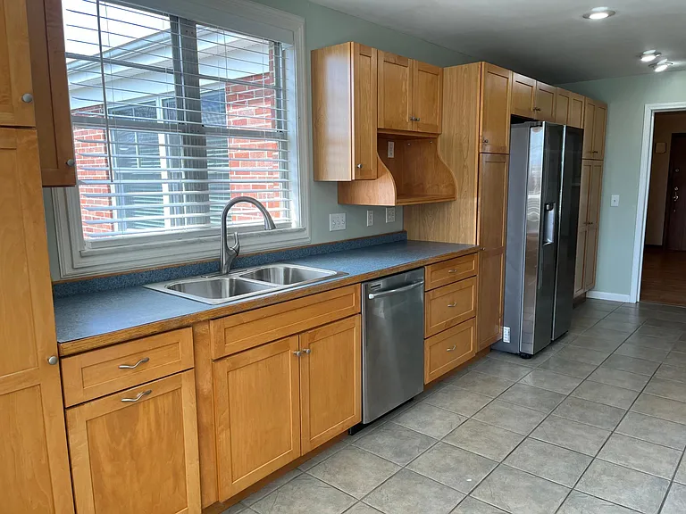 1024 Sterling Ave — Photo 7