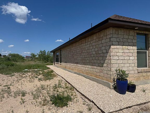 5th image of 431 La Vista DR