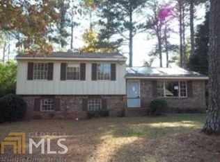 995 Pinecrest Dr, Forest Park, GA 30297