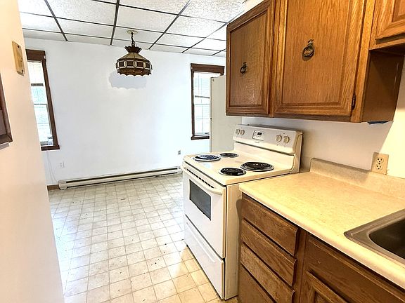 3rd image of 113B Church St #B