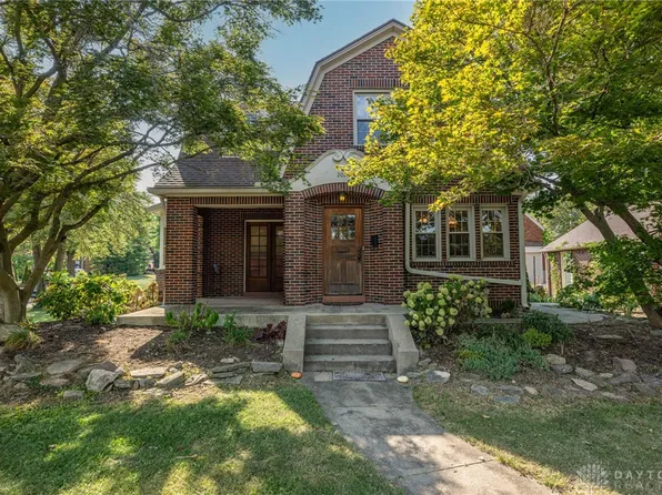 2021 Far Hills Ave, Oakwood, OH 45419