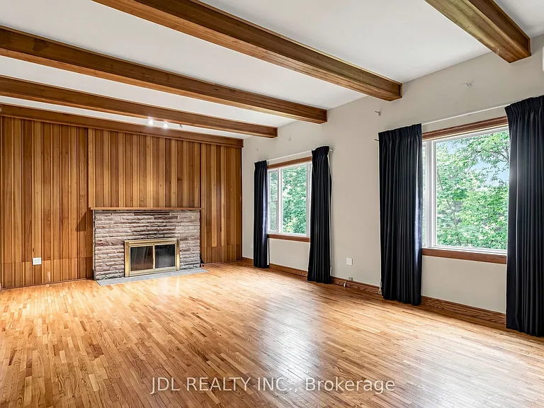 100 Roxborough Rd — Photo 6