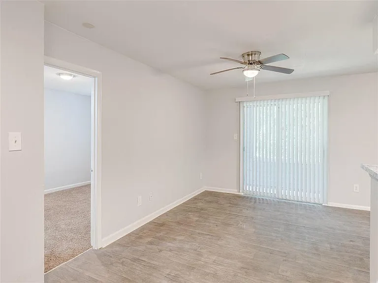 The Hub at 934 Apartments — Photo 10