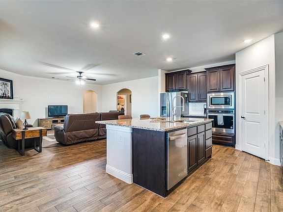 3rd image of 3311 Pecos Ln