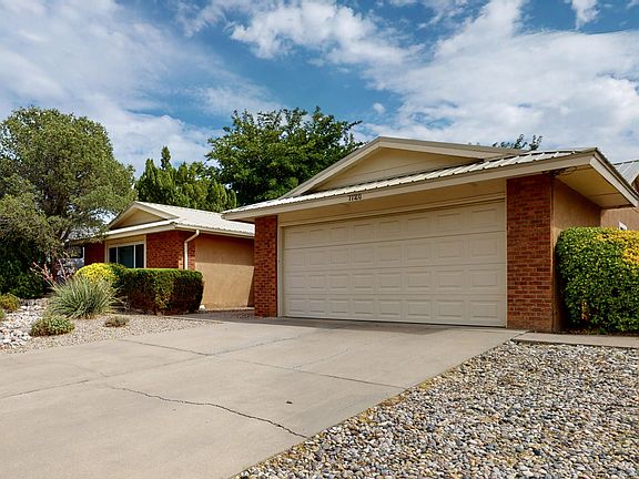 3rd image of 7120 Vivian Dr NE