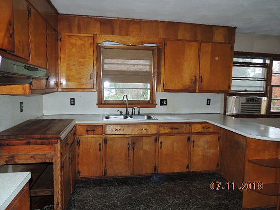 5th image of 1521 Westwood Dr