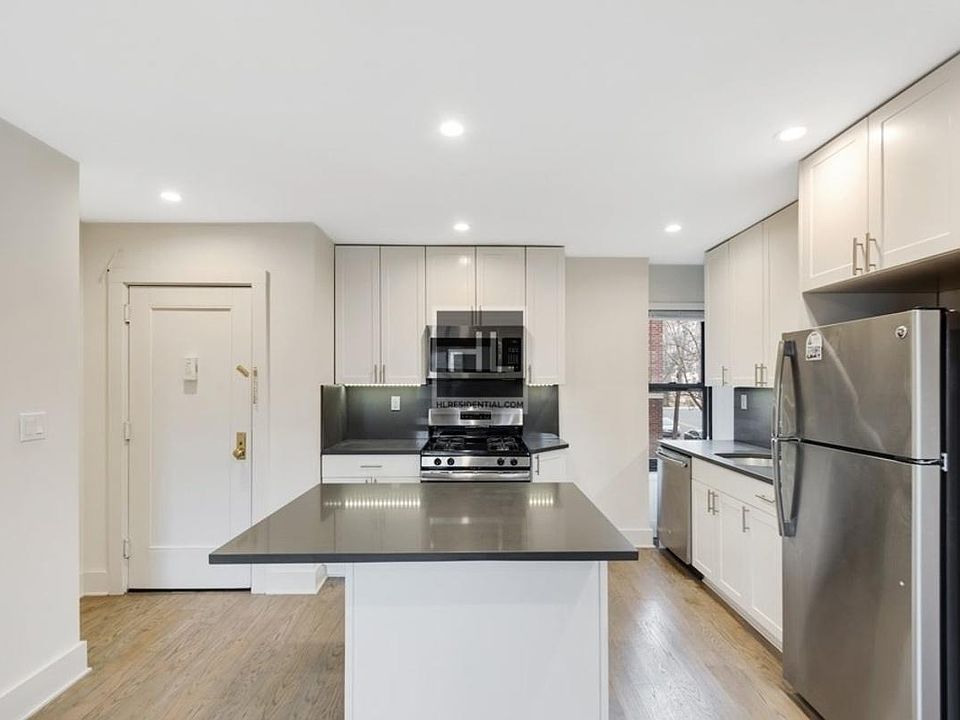 1st image of 20316 43rd Ave APT 2B