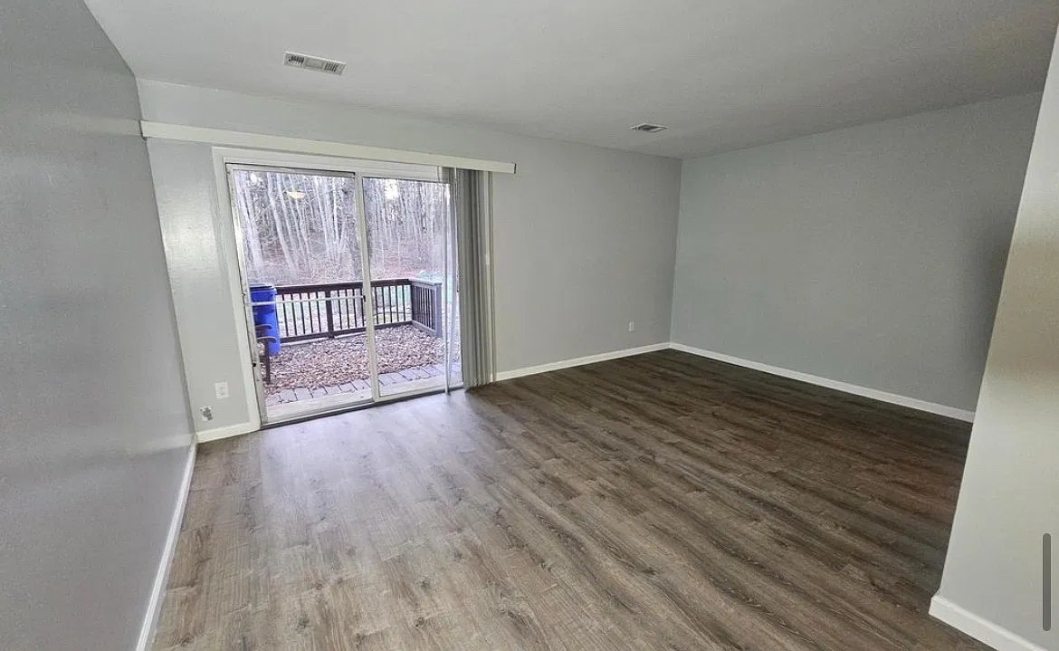 3 bed, 1.5 bath, 1578 sqft, $1,850 — Photo 2