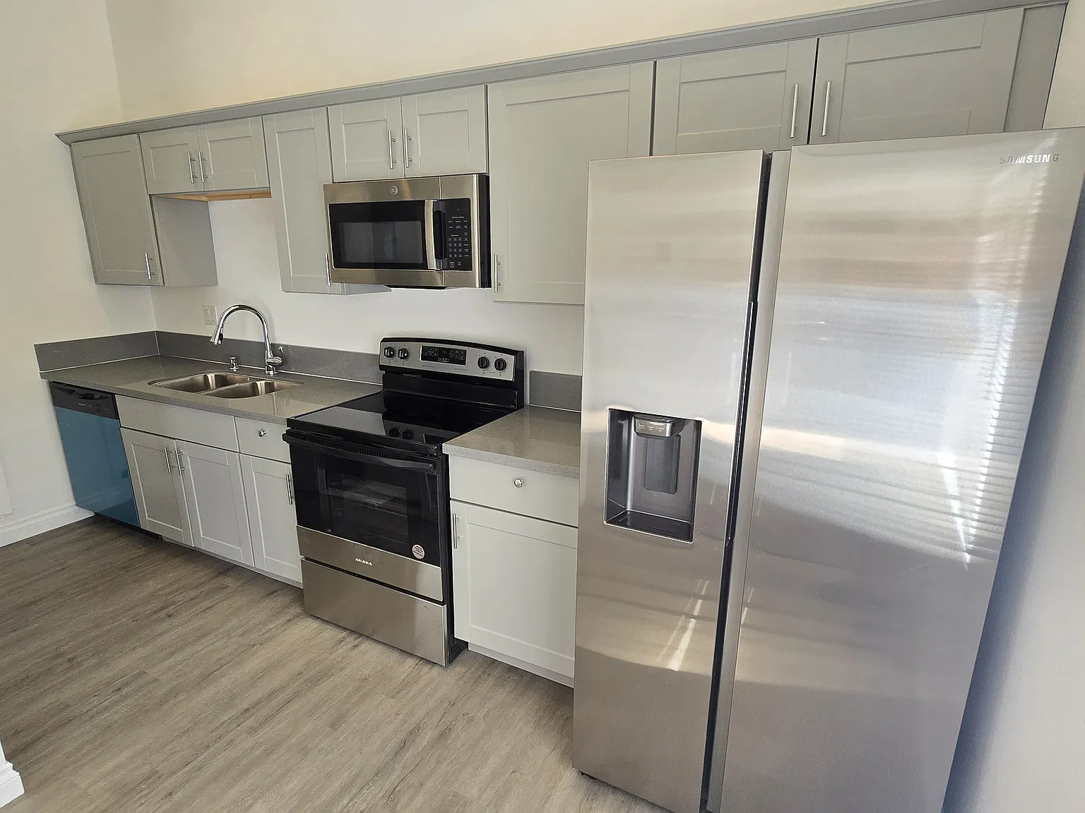 1 bed, $2,000 — Photo 2