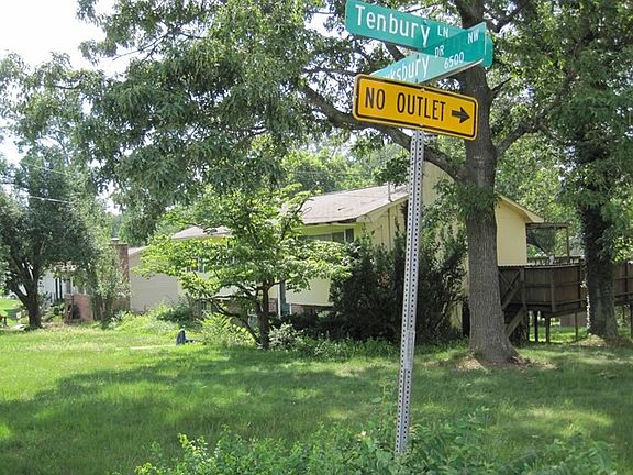 5th image of 6501 Tewksbury Dr