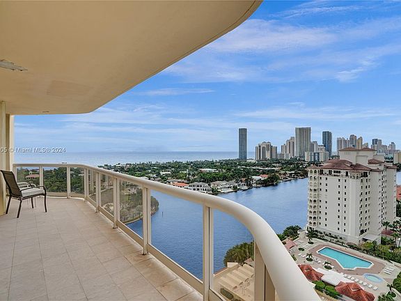 2nd image of 20191 E Country Club Dr APT 2009