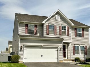 84 E Path Rise, West Henrietta, NY 14586