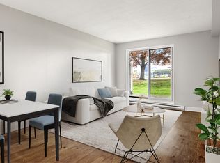 286 Queen Mary Rd, Kingston, ON K7M6S3