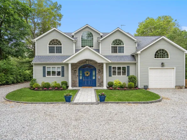 22 Churchill, Smithtown, NY 11787