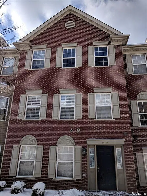 4 bed, 3.5 bath, 2232 sqft, $2,150 — Photo 1
