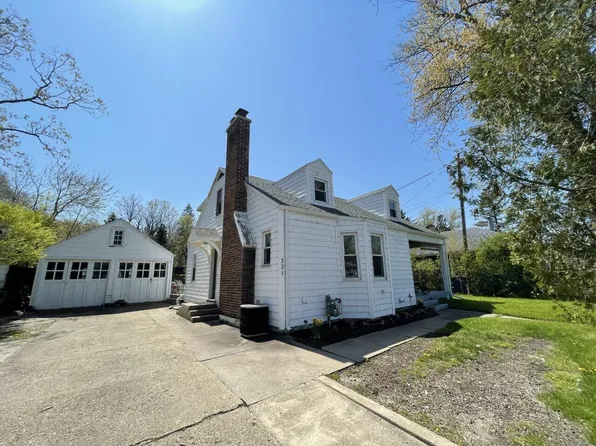 321 E Buffalo St, New Buffalo, MI 49117