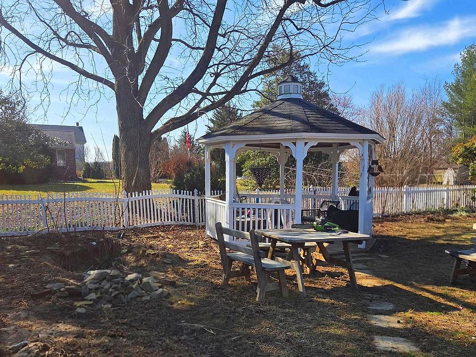 2nd image of 212 Barcroft Rd