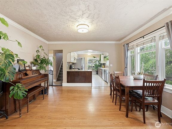 4th image of 4330 Tacoma Avenue S