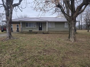 203 Victor Reiter Pkwy, Portland, TN 37148