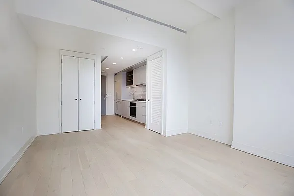 Rented by Jade Stone Real Estate Consulting | media 9