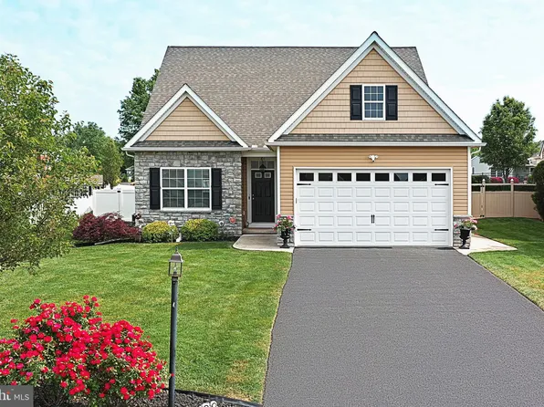 80 Dylan Dr, York, PA 17404