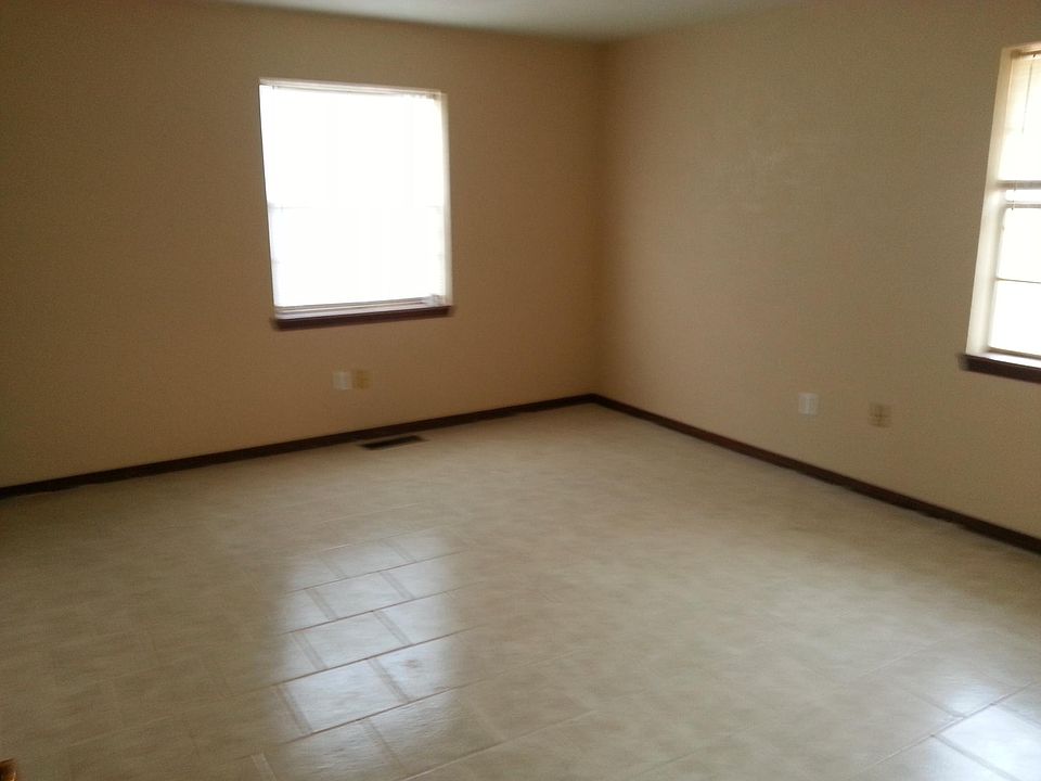 1st image of 300 S Patterson Dr