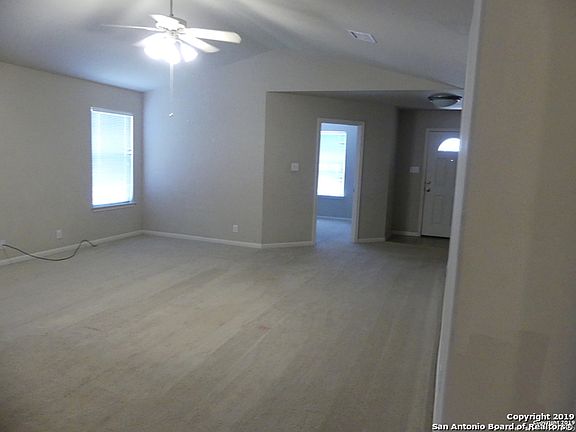 2nd image of 1011 Magnolia Crst