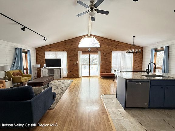 5th image of 1367 Sleepy Hollow Road