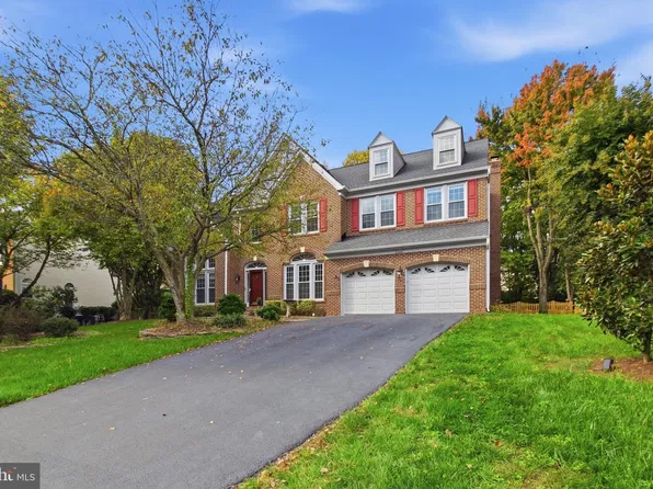 8306 Periwinkle Pl, Fairfax Station, VA 22039