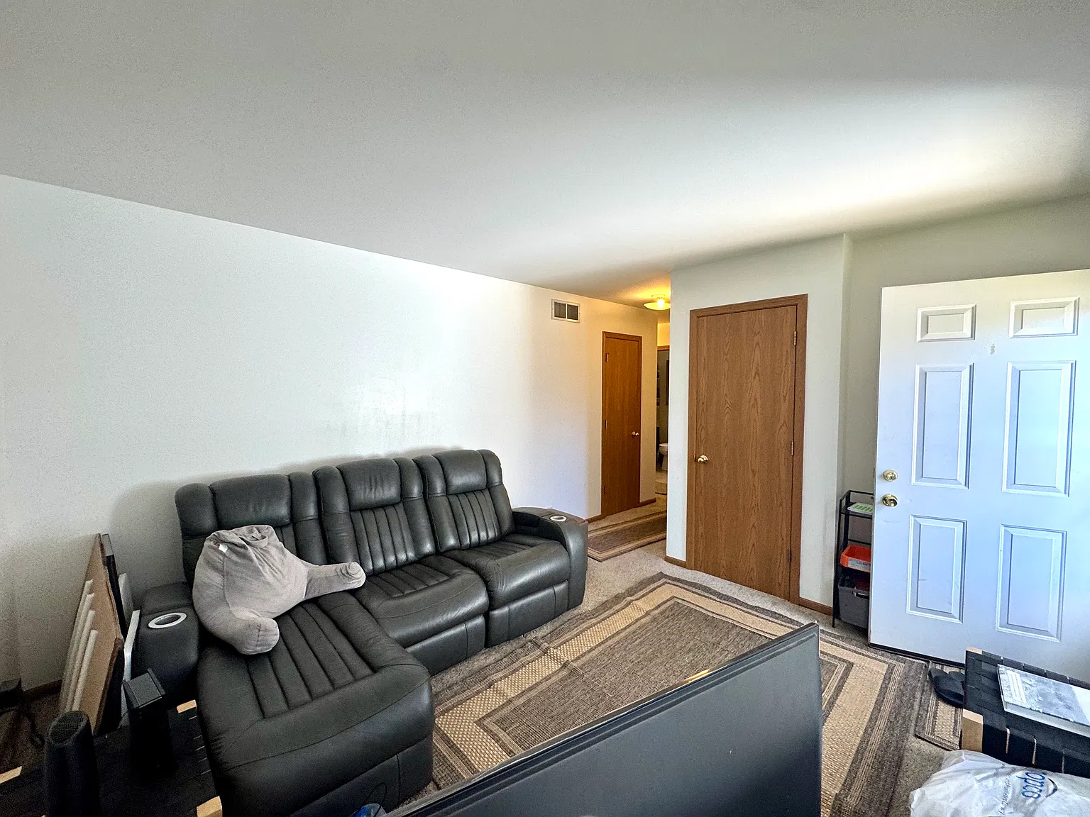 2 bed, 826 sqft, $1,300 — Photo 4