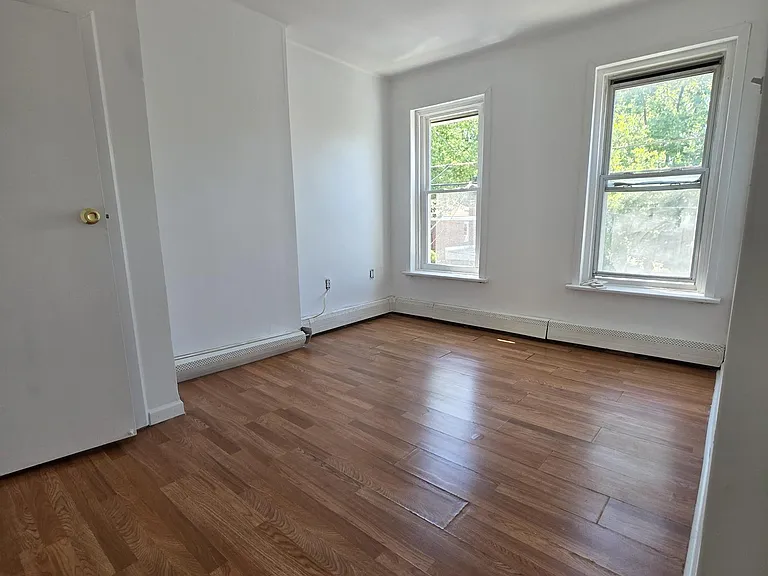 320 Hewitt St #2 — Photo 5