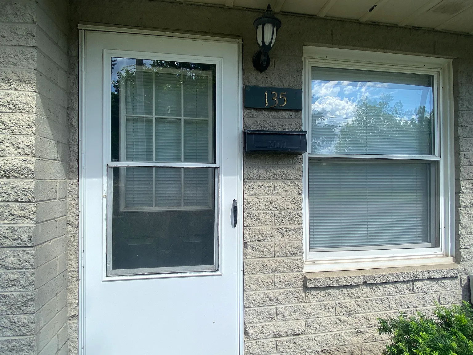 2 bed, 1.5 bath, 709 sqft, $1,150 — Photo 2