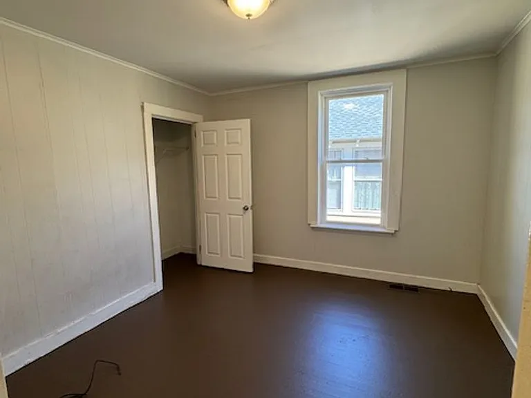 136 Home St — Photo 9