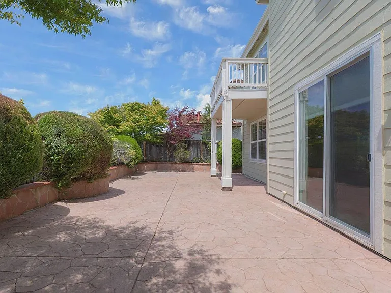 2168 Mornington Ln — Photo 3