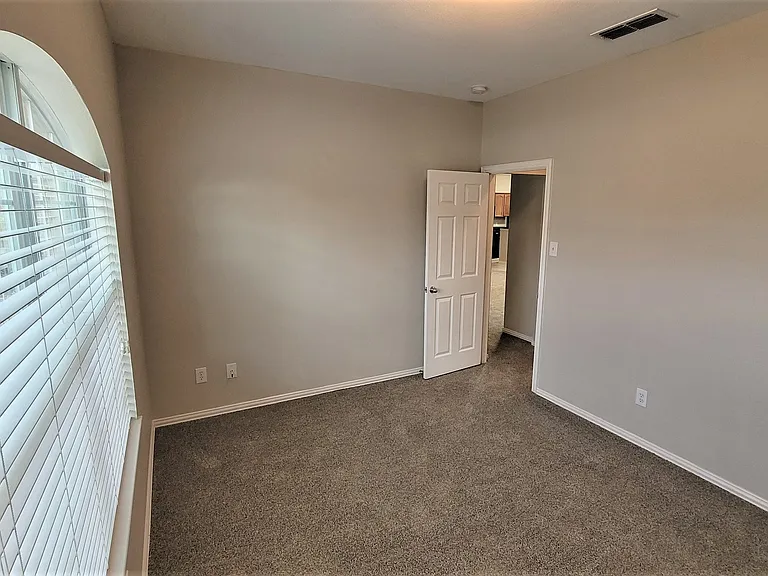 3408 Columbus St — Photo 21