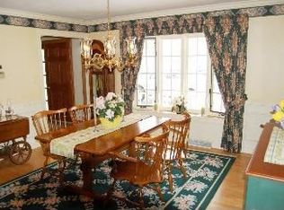 851 N Lost Woods Rd, Summit, WI 53066