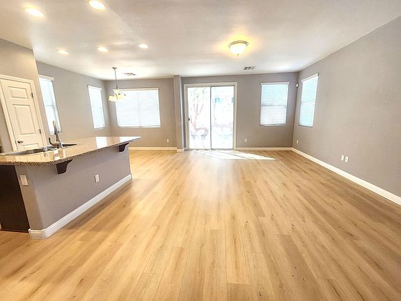 3rd image of 7547 Tressider Ave