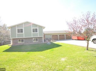 15854 Roanoke St NW, Andover, MN 55304