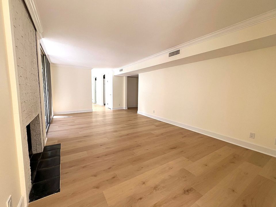 1st image of 412 N Oakhurst Dr APT 200