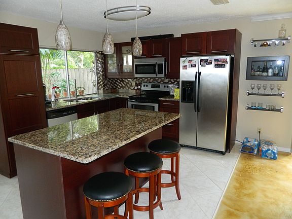 2nd image of 2618 Witley Ave