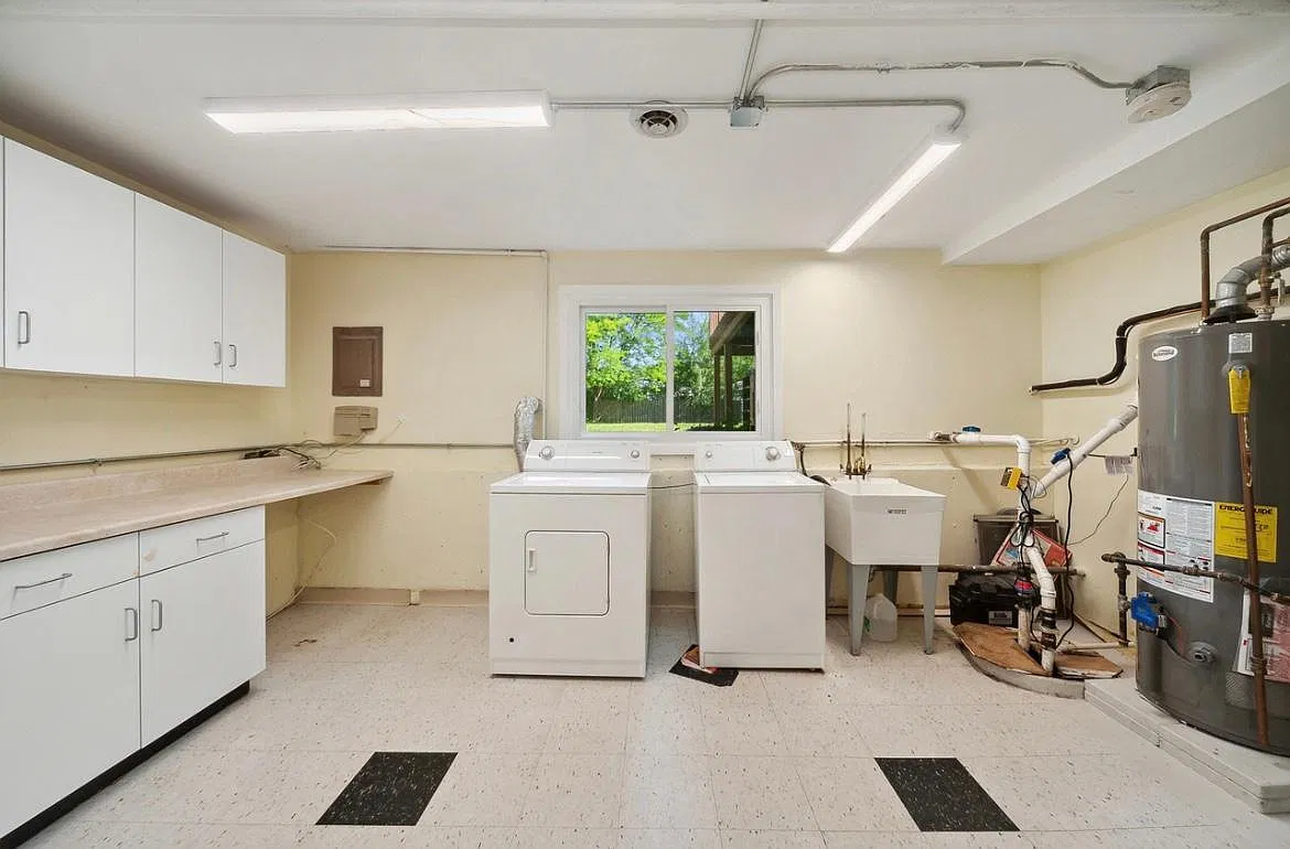 3430 Sorrel Dr — Photo 3