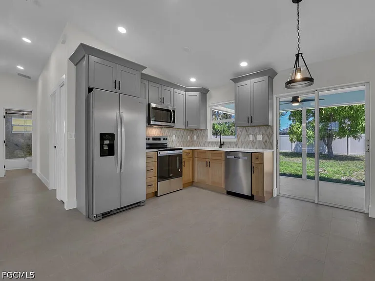 2509 Academy Blvd — Photo 4