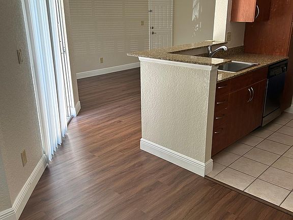 2nd image of 11588 Westwood Blvd APT 1516