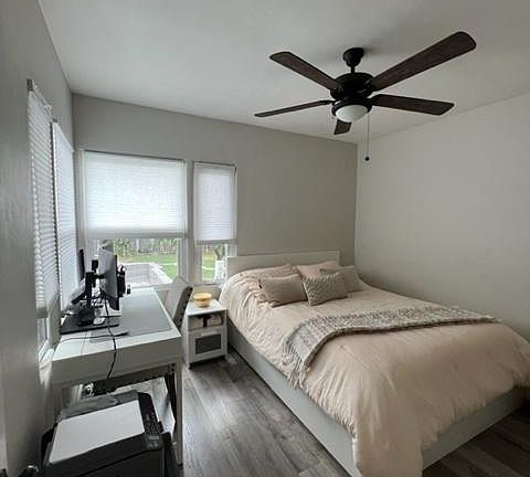 5th image of 5442 Woodman Ave