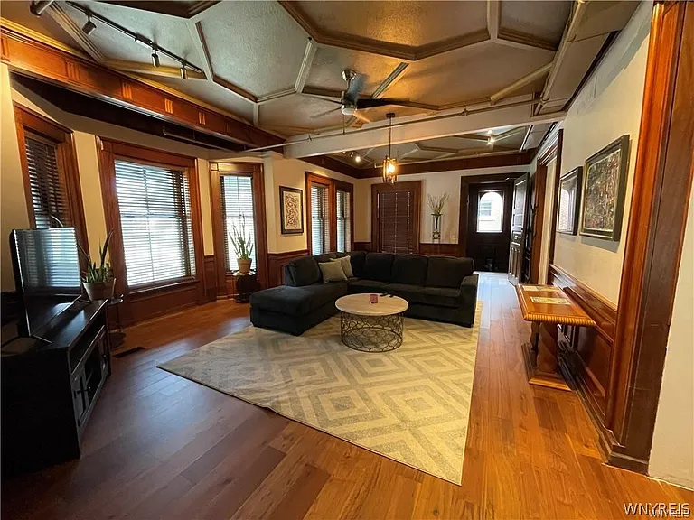 1115 Delaware Ave #1 — Photo 2