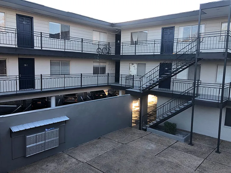 Sandpiper Apartments — Photo 17