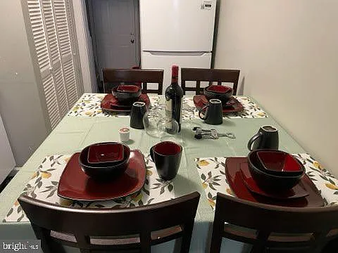 2 bed, 3810 sqft, $2,872 — Photo 4